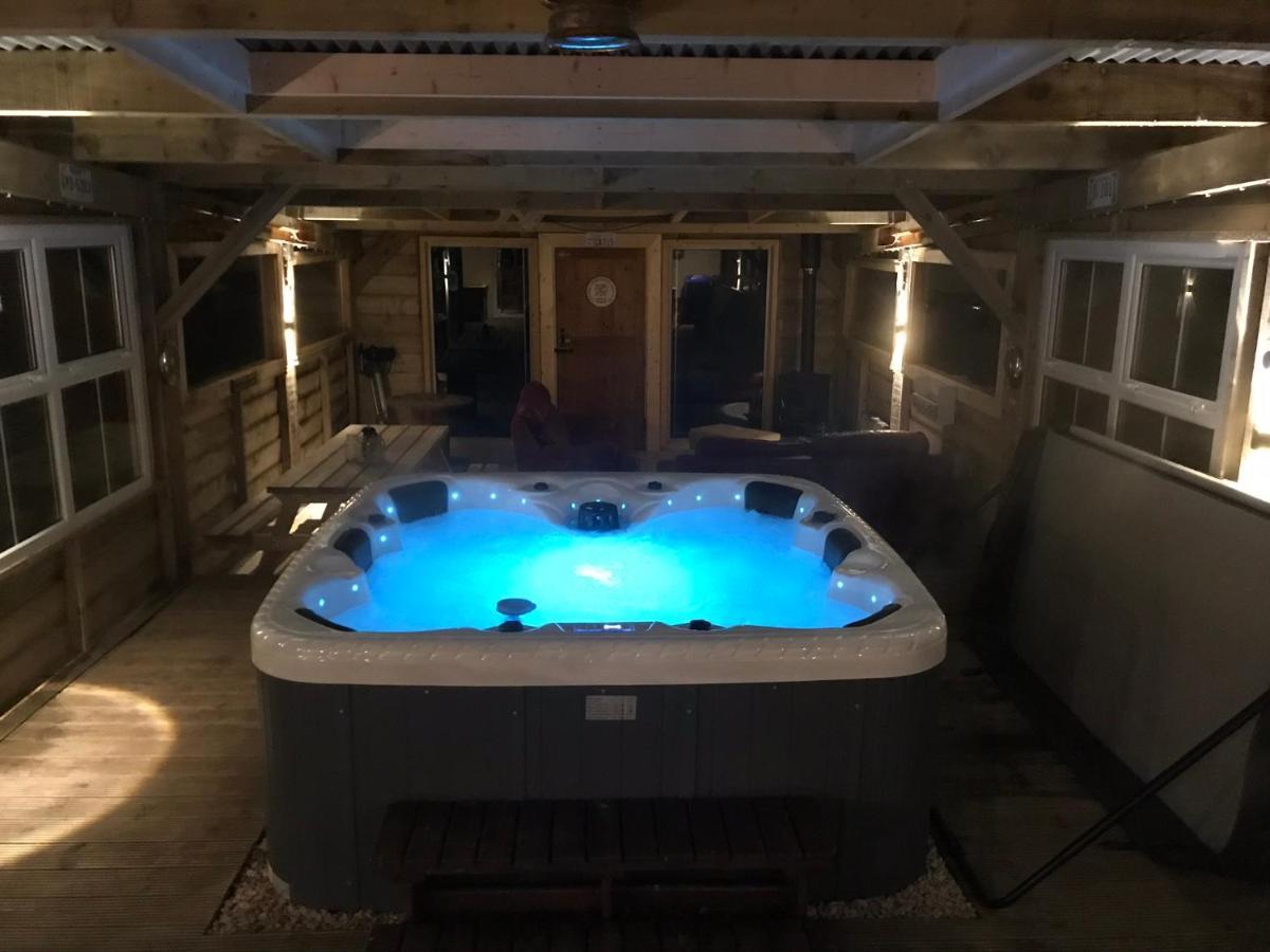 Sleeps 12 Hot Tub Sauna Cinema Pets Welcome Enniskillen Exteriér fotografie