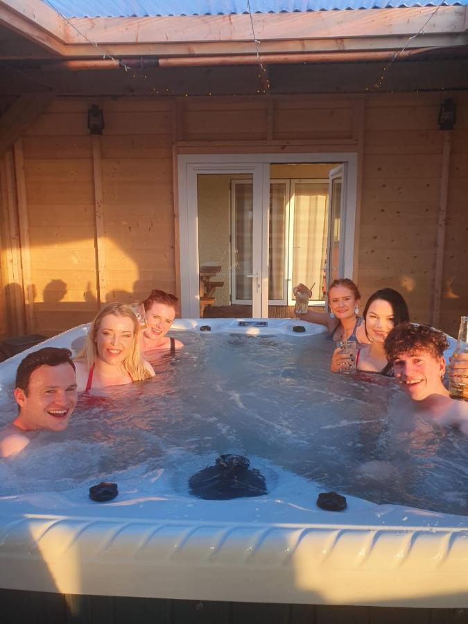 Sleeps 12 Hot Tub Sauna Cinema Pets Welcome Enniskillen Exteriér fotografie